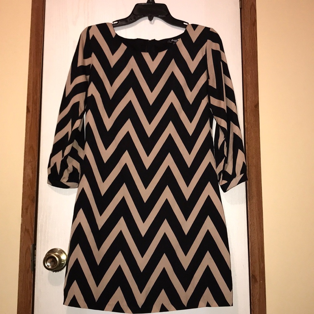 Black and Tan Mid Sleeve Dress